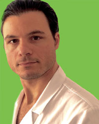 Foto del Dr. Caedmon Lius
