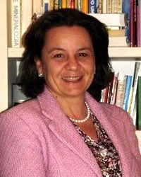 Dr. Cristina Molina