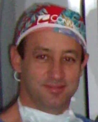 Dr. Roberto Leo