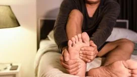 crampi Crampi notturni al polpaccio: consigli e rimedi