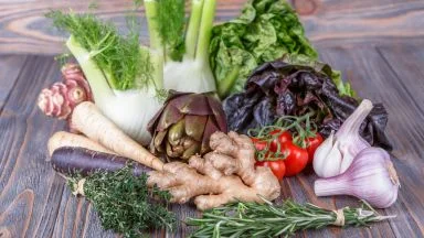 Alimentazione vegetariana: caratteristiche, benefici e carenze