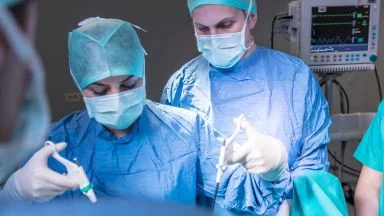 Tumore dello stomaco: confronto tra chirurgia laparoscopica e chirurgia tradizionale