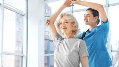 Menopausa, sarcopenia e osteoporosi: combattiamole con dieta, vitamina D e attività fisica