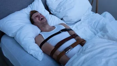 La paralisi nel sonno è pericolosa? Come si manifesta e cosa rischi