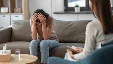 Relazione terapeutica tra paziente con disagio psicologico e professionista