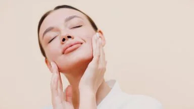 Viso più tonico in pochi giorni: il trucco senza ricorrere a interventi