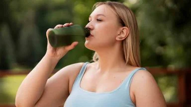 La bevanda quasi gratuita che fa dimagrire: ne stanno facendo tutti scorta