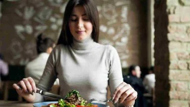 Tre alimenti insospettabili che sono molto nocivi, li mangiamo tutti ma fanno malissimo