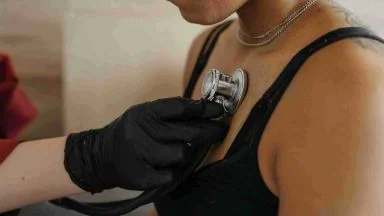 Misura il tuo battito cardiaco a riposo, se compare questo numero invecchierai in salute: lo dice la scienza