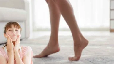 Cammina scalzo in casa per almeno 15 minuti ogni sera e assisti al prodigio: ecco cosa succede al tuo corpo