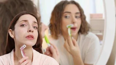 Peli in eccesso, cosa mangiare per combattere la crescita: con questi alimenti hai risolto