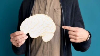 Se li fai ogni giorno, il cervello non invecchia: gli esercizi naturali per avere sempre 30 anni