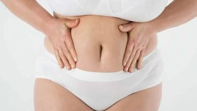 Pancia gonfia e addome teso: gli alimenti che ti causano il disturbo