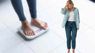 Il numero sulla bilancia non è il tuo vero peso: il segreto che i nutrizionisti non ti dicono