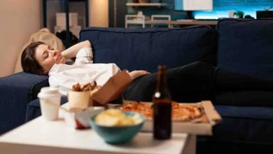 Pisolino pomeridiano, superare i 30 minuti può fare male al cervello: i danni sono inimmagginabili