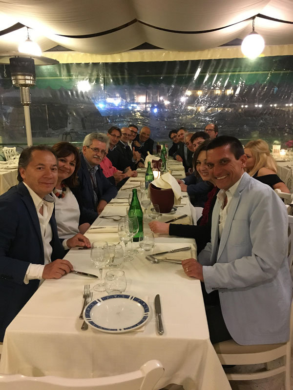 Cena con i consulenti a Napoli